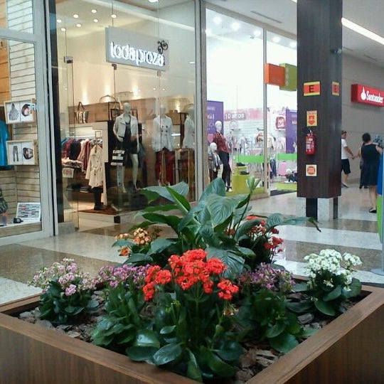 Photo taken at Shopping ViaCatarina by Clovis J. on 5/5/2012