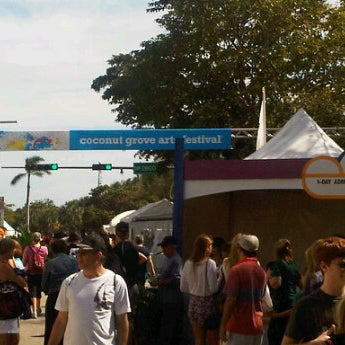 Снимок сделан в Coconut Grove Arts Festival пользователем Scott S. 2/20/2012