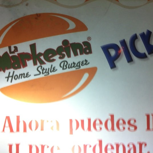 Foto tomada en La Markesina Home Style Burger  por Luis T. el 7/31/2012