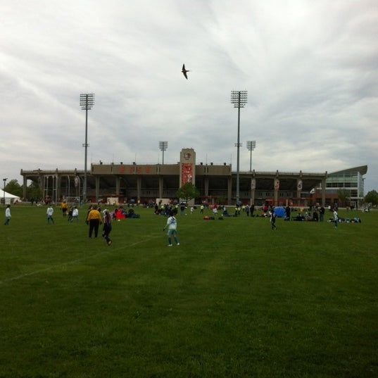 Foto tirada no(a) Doyt L Perry Stadium por Steve M. em 4/28/2012