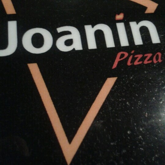 Foto tirada no(a) Joanin Pizza por Neto N. em 8/18/2012