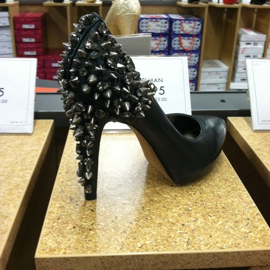 DSW Designer Shoe Warehouse - Upper 