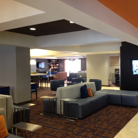 Photo taken at Courtyard by Marriott Jersey City Newport by @Jose_MannyLA on 2/10/2012
