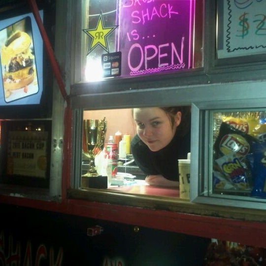 Photo prise au The Sausage Shack par Shawn R. le2/19/2012