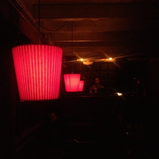 Foto tomada en Wish Bar &amp; Lounge  por Jacob S. el 4/14/2012