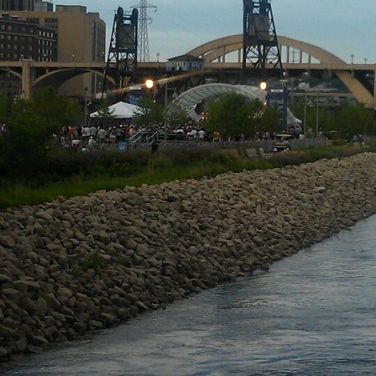 6/25/2012 tarihinde Christina G.ziyaretçi tarafından River&#39;s Edge Music Festival'de çekilen fotoğraf