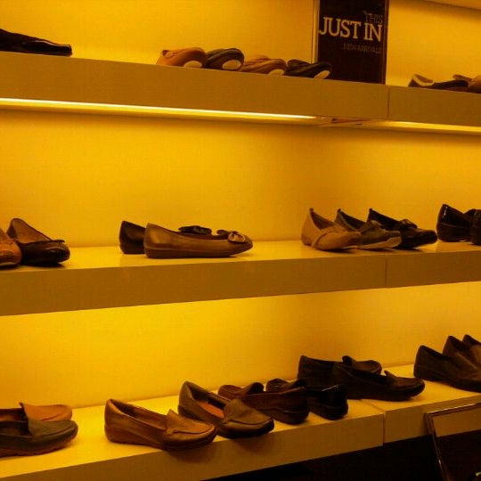 easy spirit shoe store near me