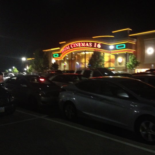 Regal Deerfield Town Center & RPX Sinema'da fotoğraflar