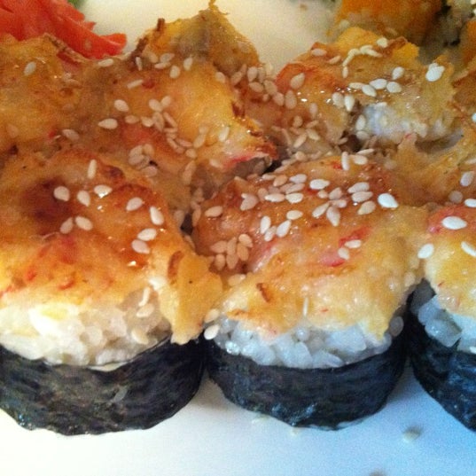 Foto tirada no(a) Sushi Time por Eka em 6/7/2012