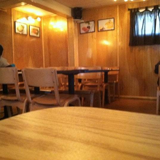 4/12/2012 tarihinde Molly J.ziyaretçi tarafından Sun Cuisines'de çekilen fotoğraf