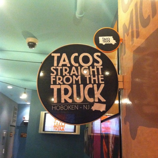 Снимок сделан в The Taco Truck Store пользователем Steve M. 8/29/2012