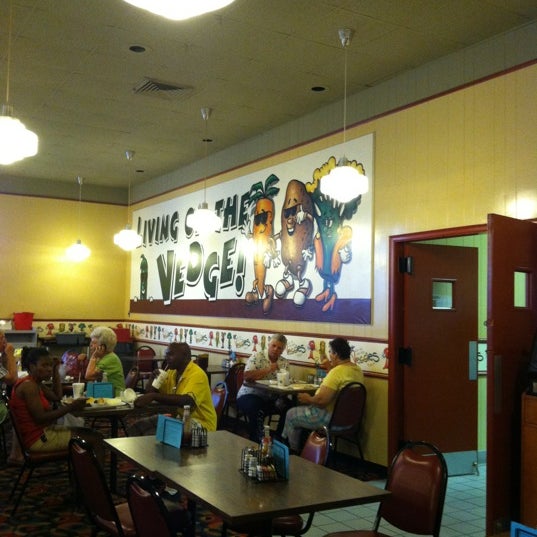 Photo taken at Wade&#39;s Family Restaurant by Daniel C. on 7/8/2012
