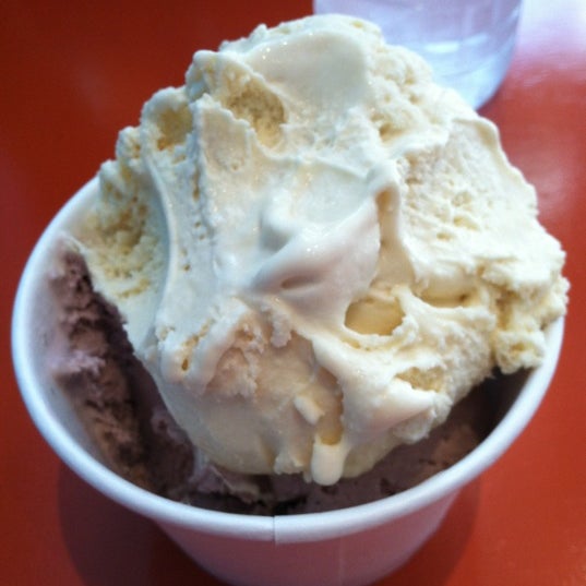 Photo taken at Captain Sam&#39;s Ice Cream by Michele H. on 7/6/2012