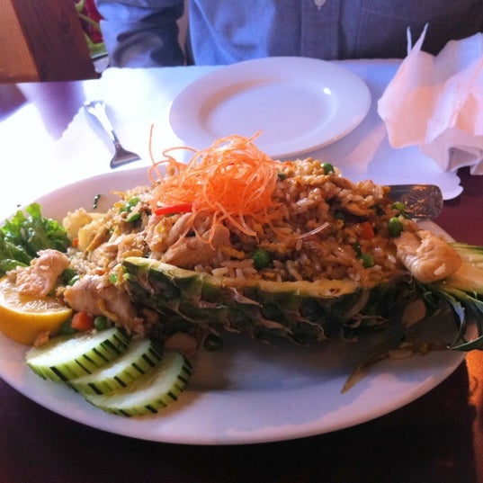 3/21/2012 tarihinde Vn C.ziyaretçi tarafından Amarit Thai Restaurant'de çekilen fotoğraf