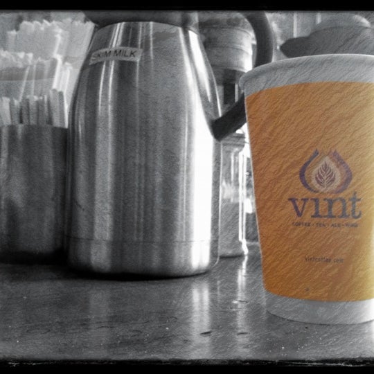 3/22/2012にWil G.がHeine Brothers&#39; Coffeeで撮った写真