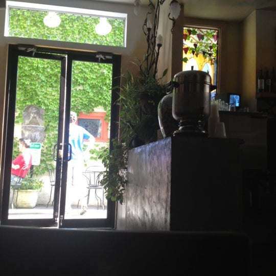 5/28/2012にAlan K.がSonny&#39;s Cafeで撮った写真
