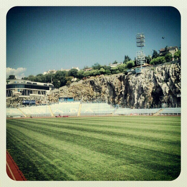 Foto tirada no(a) NK Rijeka - Stadion Kantrida por Josko J. em 8/14/2012