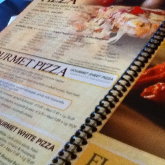 6/19/2012にKatie B.がSantora&#39;s Pizza, Pub, and Grillで撮った写真