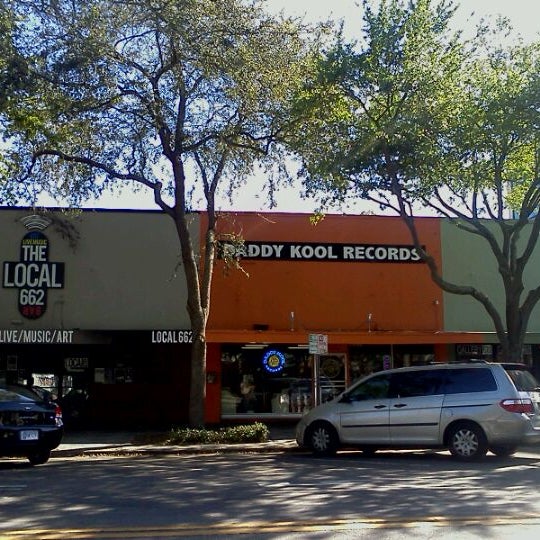 3/5/2012にCourtney P.がDaddy Kool Recordsで撮った写真