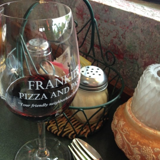 Photo taken at Frankie&#39;s Pizza &amp; Pasta by Anita G. on 5/18/2012