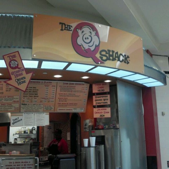 รูปภาพถ่ายที่ The Q Shack Express โดย Latricia P. เมื่อ 3/1/2012