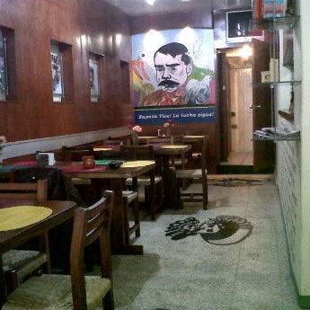 Foto tomada en Mi General Restaurante &amp; Café  por Adrian A. el 7/15/2012