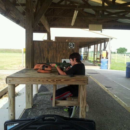 Photo prise au American Shooting Centers par Grace M. le6/28/2012