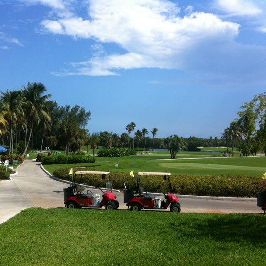 Das Foto wurde bei Crandon Golf at Key Biscayne von Juan F. G. am 5/27/2012 aufgenommen
