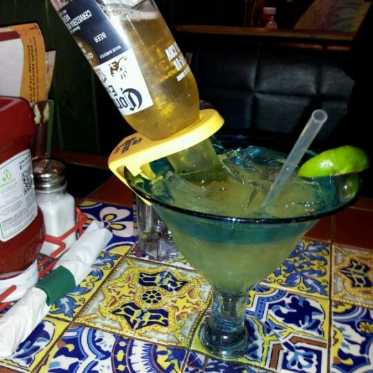 Photo taken at Chili&#39;s Grill &amp; Bar by Angel W. on 6/16/2012