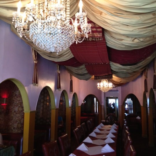 8/26/2012 tarihinde Creative T.ziyaretçi tarafından Anarkali Indian Restaurant'de çekilen fotoğraf