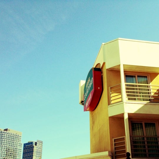 4/2/2012에 Rodrigo S.님이 Courtyard Los Angeles Century City/Beverly Hills에서 찍은 사진