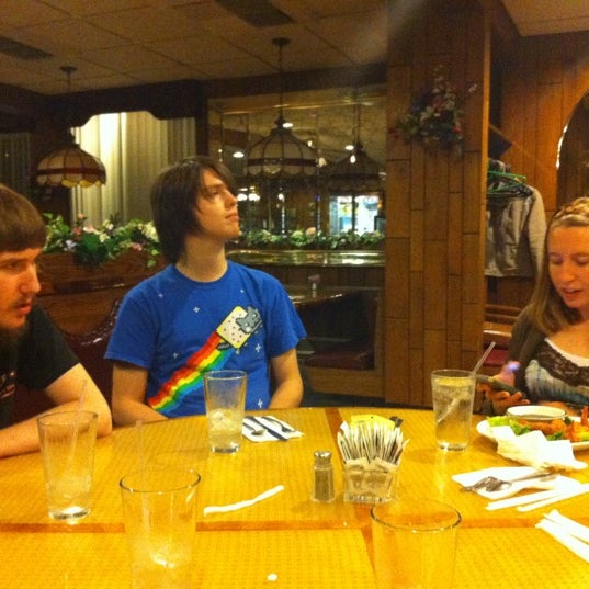 5/25/2012にCyn L.がLatham &#39;76 Dinerで撮った写真