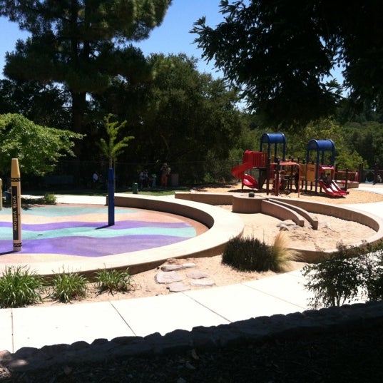 Stulsaft Park - Parquinho em Farm Hill