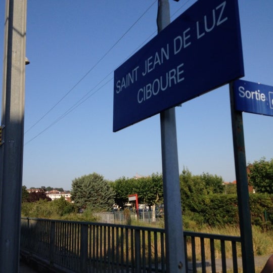 Photos à Gare SNCF de SaintJeandeLuz Ciboure Place de Verdun