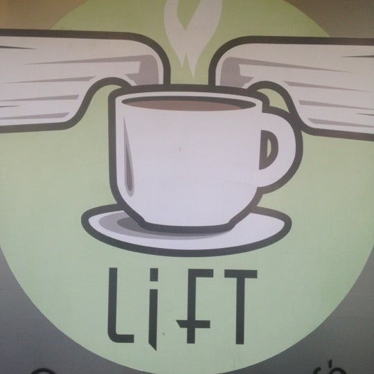 Foto scattata a Lift Coffee Shop &amp; Café da Kevin J. il 7/6/2012