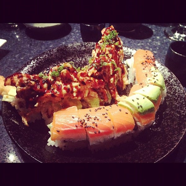 Photo taken at Shiku Sushi by Amne H. on 2/24/2012
