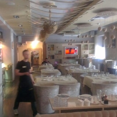 8/16/2012 tarihinde Дядя Ф.ziyaretçi tarafından Ресторан Famous'de çekilen fotoğraf