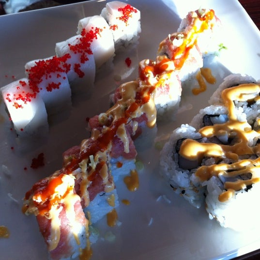 Снимок сделан в Sushi On The Rocks пользователем Joe W. 8/15/2012