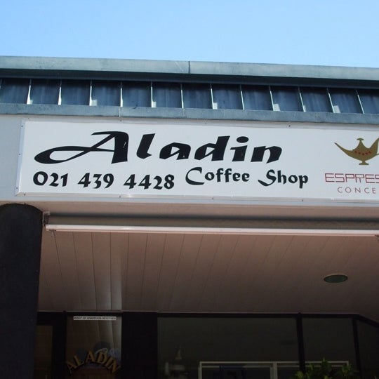 Foto tomada en Aladin Coffee Shop  por Ricardo D. el 4/4/2012