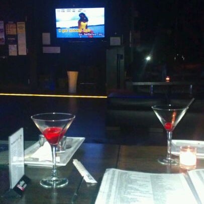 Foto tomada en The Spot Karaoke &amp; Lounge  por Lori R. el 3/21/2012