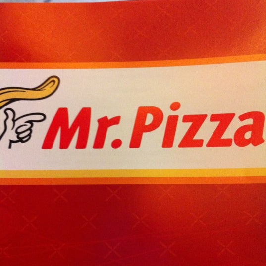 Foto scattata a M Pizza da Lydia il 4/30/2012