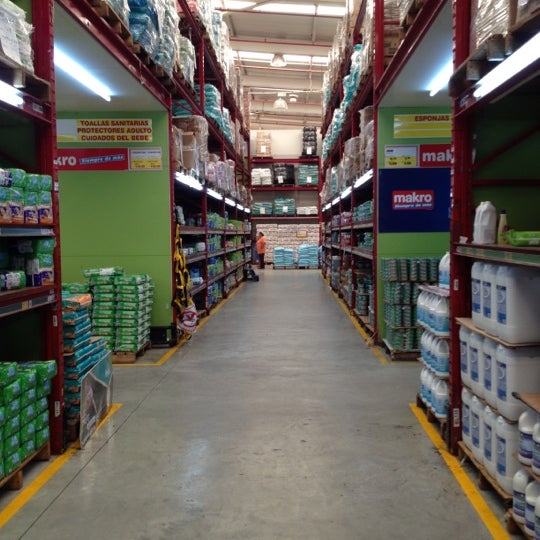 Makro Valencia Gran tienda en San Diego