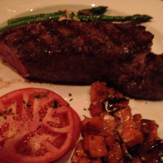 4/22/2012 tarihinde Bruce M.ziyaretçi tarafından III Forks Restaurant'de çekilen fotoğraf