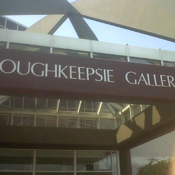 9/7/2012 tarihinde Ellen J.ziyaretçi tarafından Poughkeepsie Galleria Mall'de çekilen fotoğraf