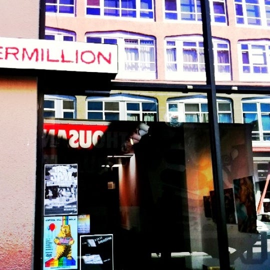 8/24/2012にDo N.がVermillion Gallery &amp; Barで撮った写真