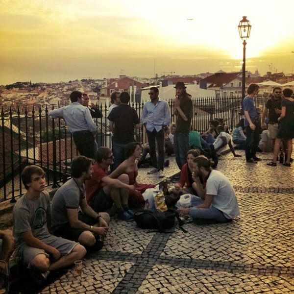 Miradouro De Santa Catarina Adamastor Centro Historico Lisboa Lisboa