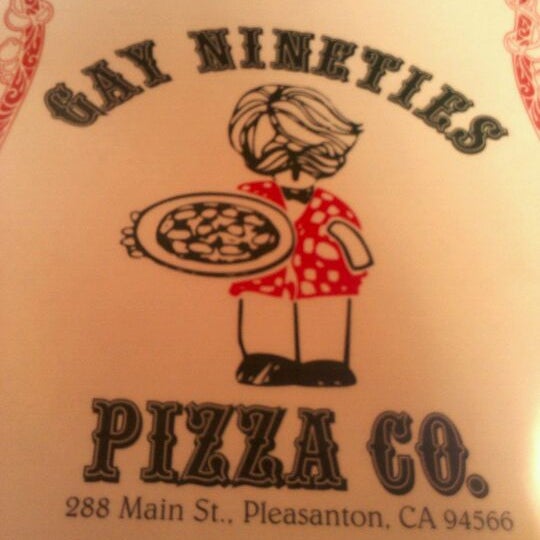 3/4/2012 tarihinde amy F.ziyaretçi tarafından Gay Nineties Pizza Co.'de çekilen fotoğraf