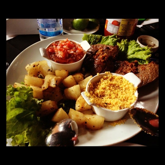 6/16/2012 tarihinde Jessica H.ziyaretçi tarafından Thiosti Restaurante e Choperia'de çekilen fotoğraf