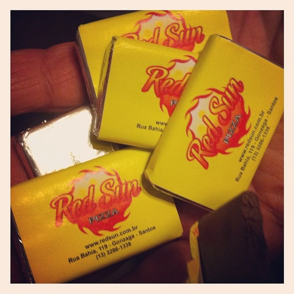 รูปภาพถ่ายที่ RedSun Pizza โดย Chris N. เมื่อ 8/24/2012