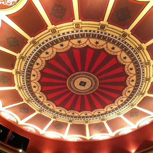 Снимок сделан в His Majesty&#39;s Theatre пользователем Dan S. 6/23/2012